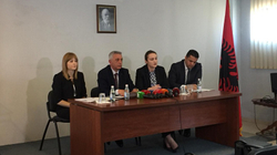 4 policë shqiptarë të arrestuar e 6 të pezulluar për trafikim veturash të vjedhura