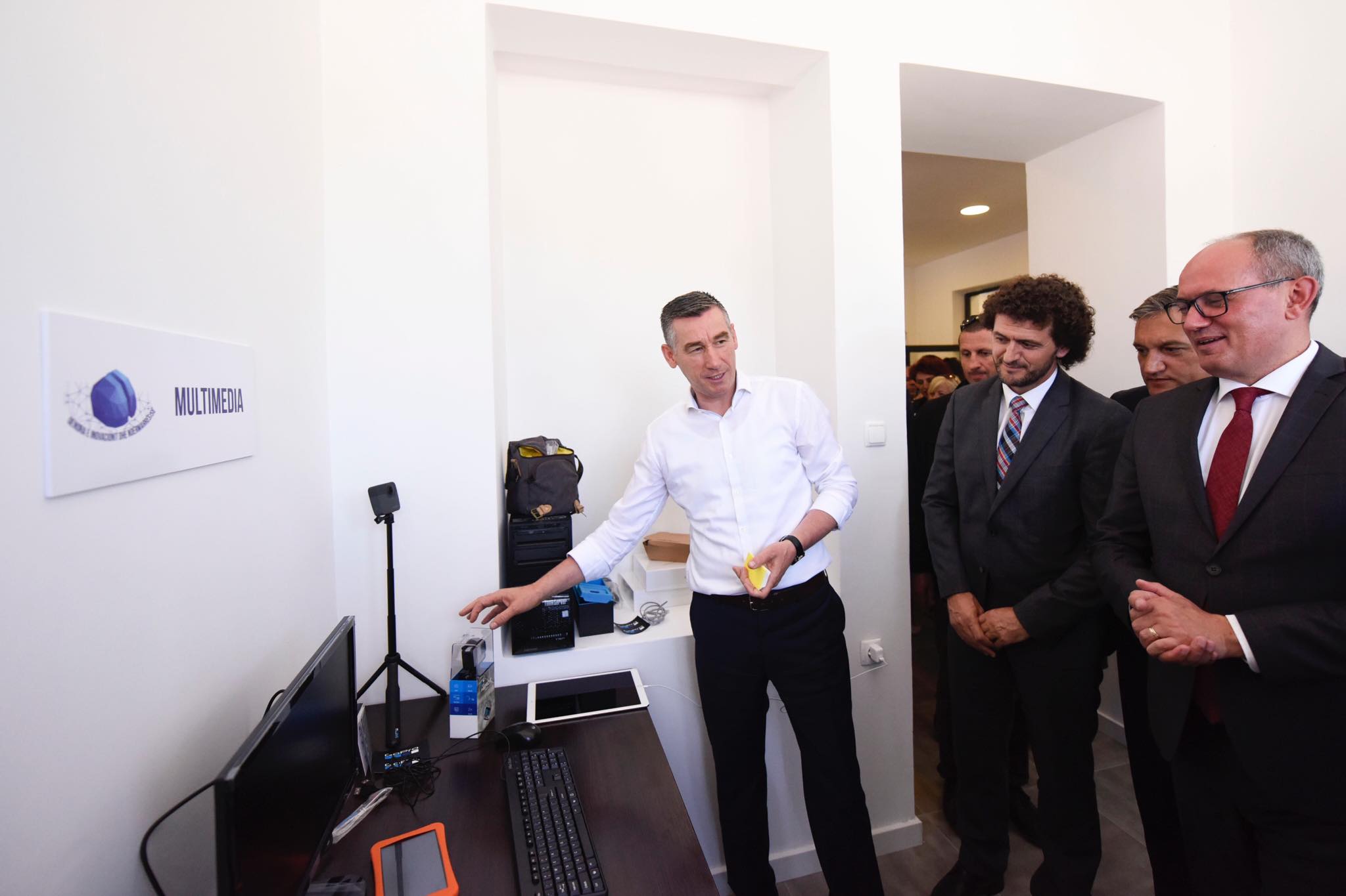 Veseli: Nga autostradat, të kalojmë tek investimet për zhvillimin e ekonomisë