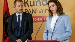 VV: Tekstet shkollore po bëhen për klientelë e jo për nxënësit