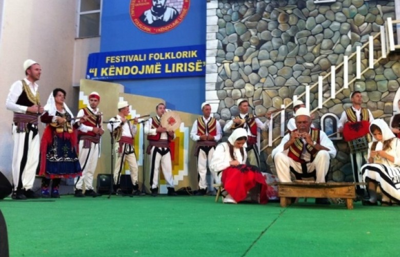 Çmimin “Mujë Krasniqi” e fitoi ansambli “Dëshmorët e kombit” nga Obiliqi