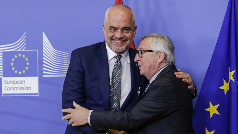 Juncker: Pa zgjidhjen e mosmarrëveshjes, as Kosova e as Serbia s’kanë vend në BE