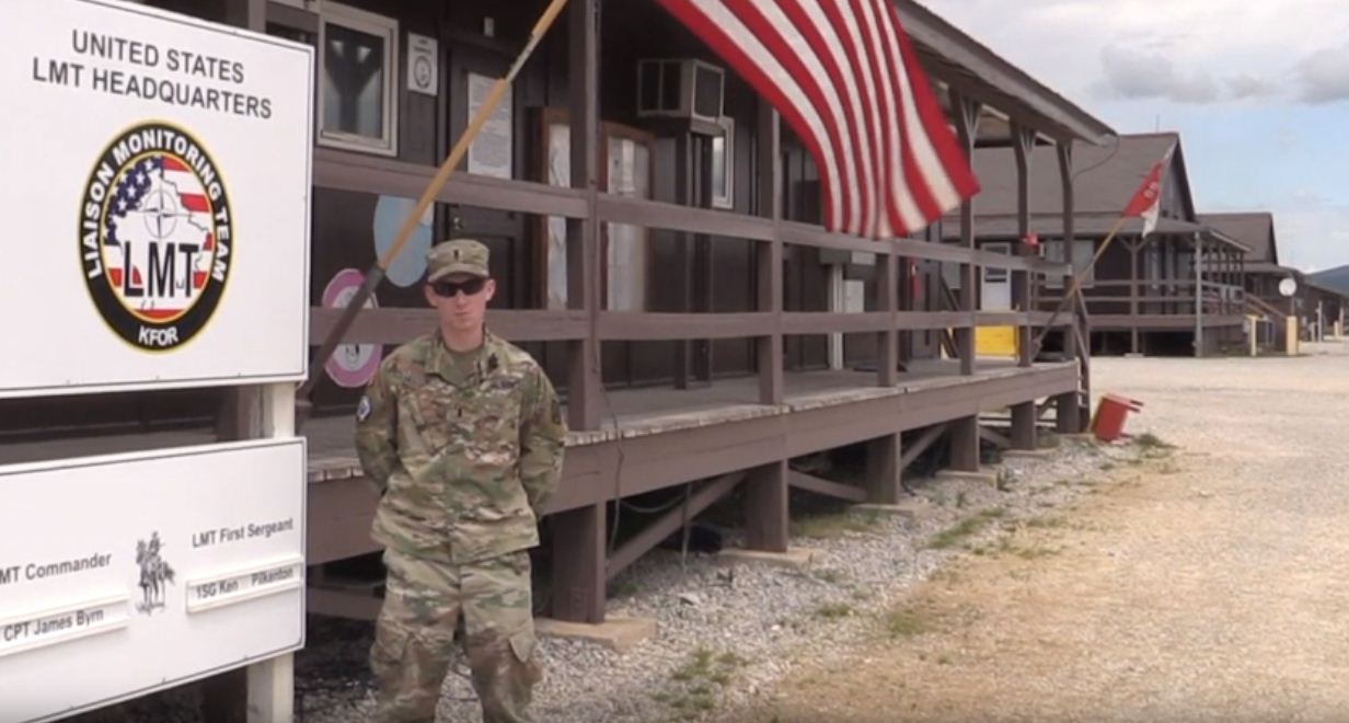 Kosnett falënderon ushtarët amerikanë që mbrojtën Kosovën