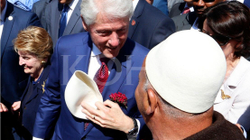 Clinton: Bëjeni Kosovën