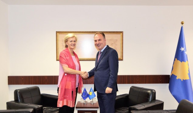 Limaj: Duhet të gjejmë një rrugë për të rifilluar dialogun