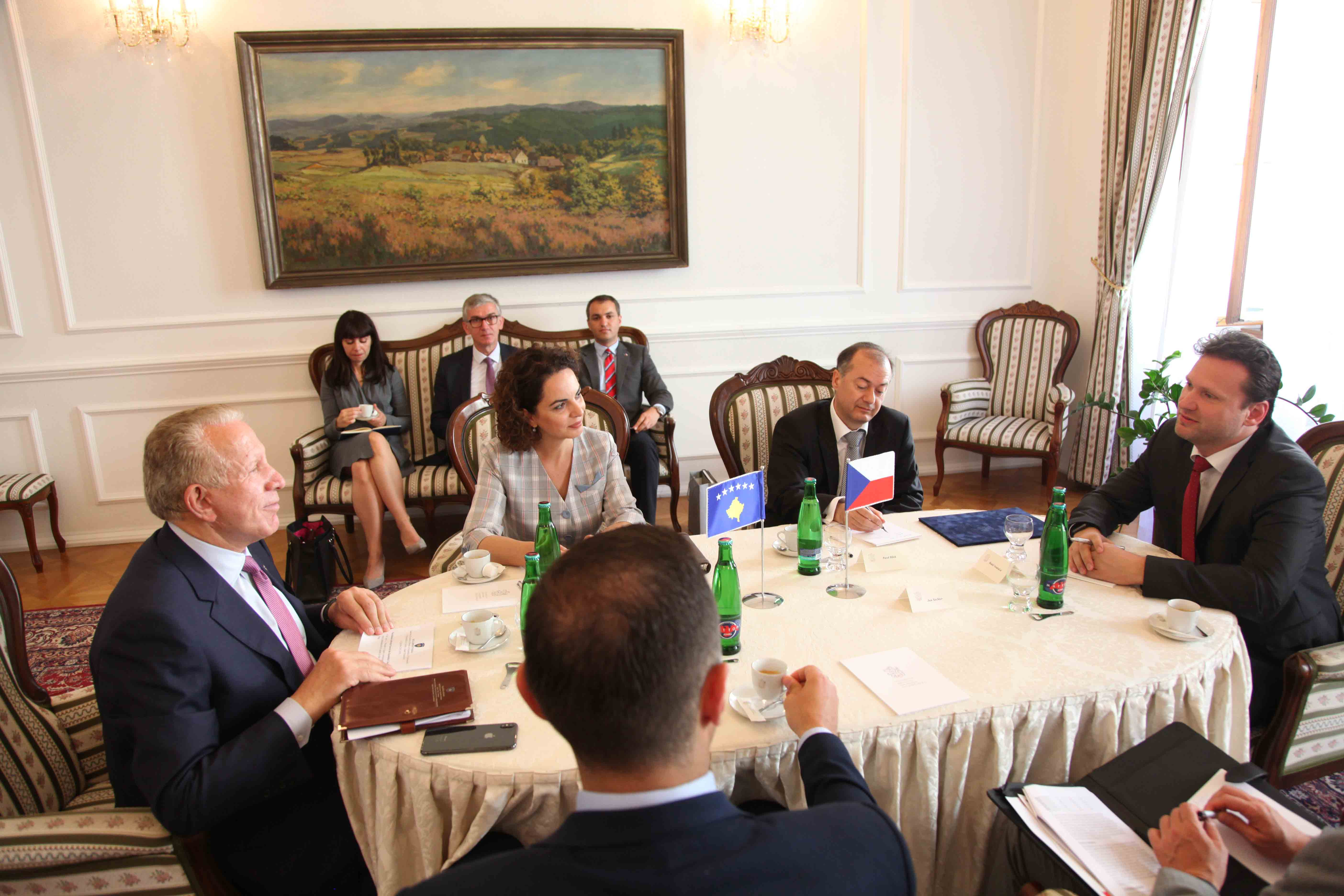 Çekia mund të ndihmojë Kosovën në përafrimin e legjislacionit me BE-në
