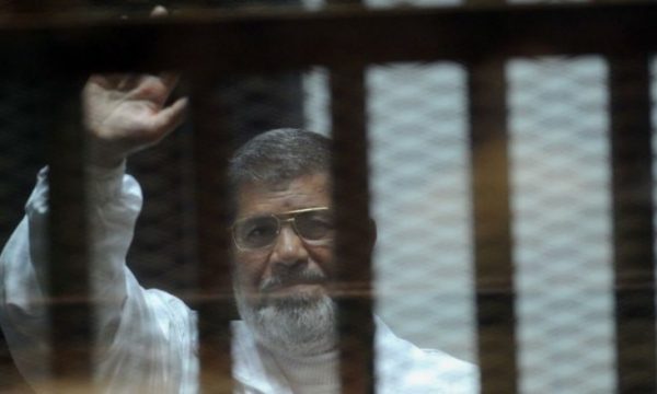 Ish-presidenti egjiptian, Morsi, varroset vetëm në prani të familjarëve