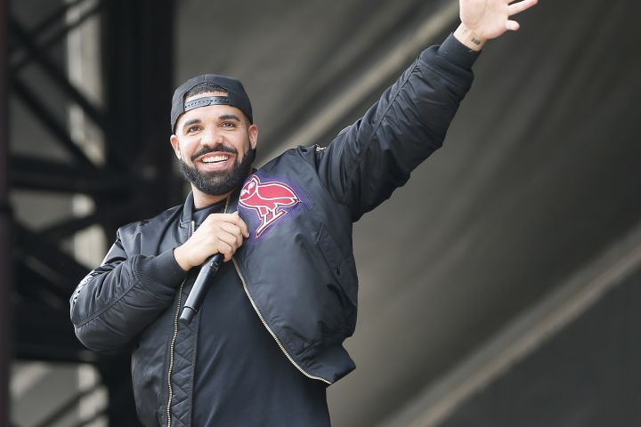 Drake barazohet me “Beatles” me 34 top 10-she në top listat amerikane
