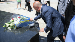 Kryeministri Haradinaj bëri homazhe te shtatorja e patriotit Hasan Prishtina