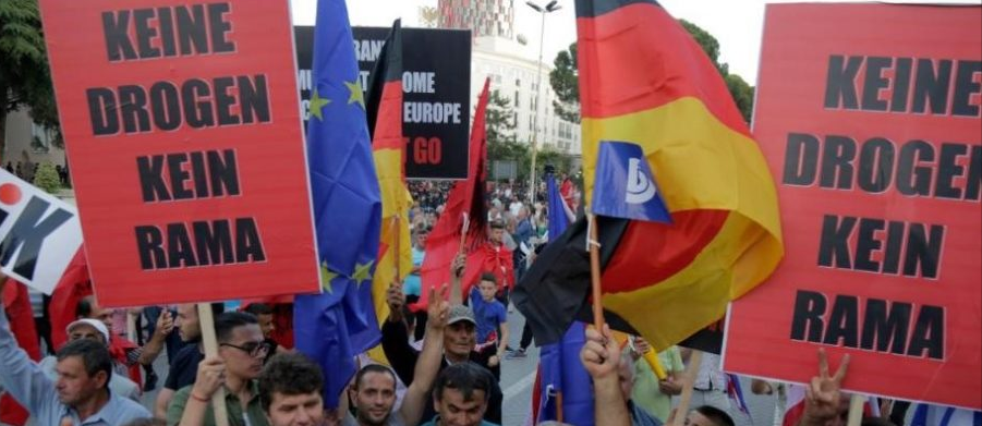 Bild: Në Shqipëri nuk ka asnjë forcë politike që konsiderohet ‘e pastër’