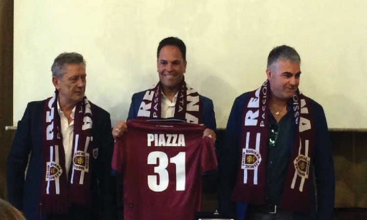 MLB hall of famer Piazza came to Reggiana a hero but left it in