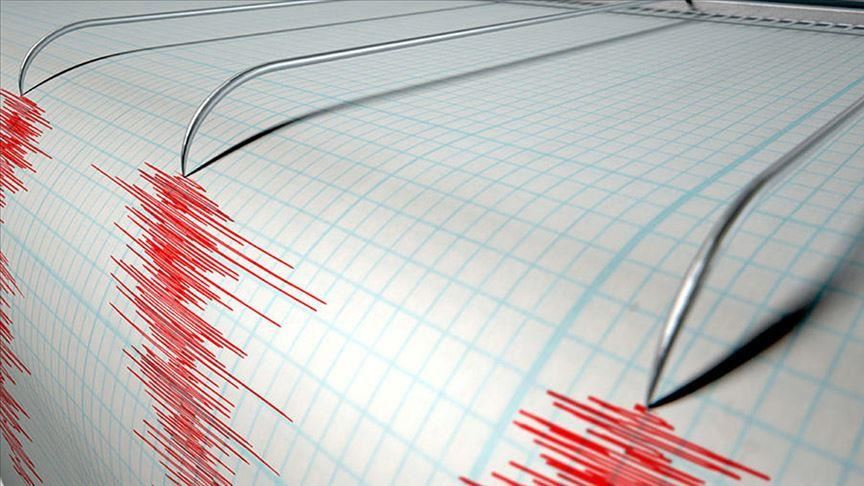 Indonezia goditet nga një tërmet 7,7 ballësh, s'ka alarm për cunami