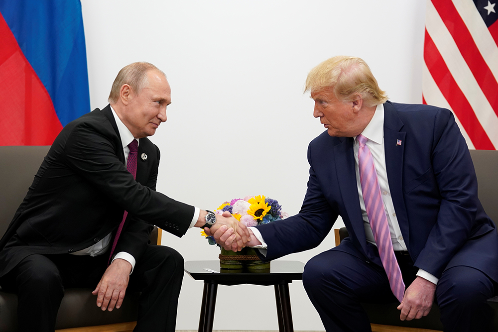 Trumpi i thotë Putinit me shaka: Mos u përziej në zgjedhjet amerikane