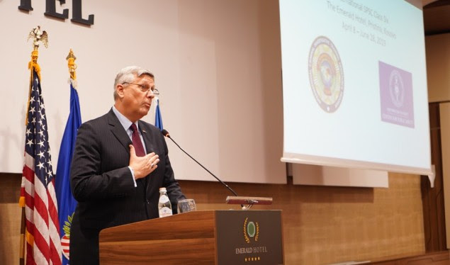 Kosnetti policëve të rinj: Luftimi i korrupsionit në Kosovë është i vështirë, por bëjeni