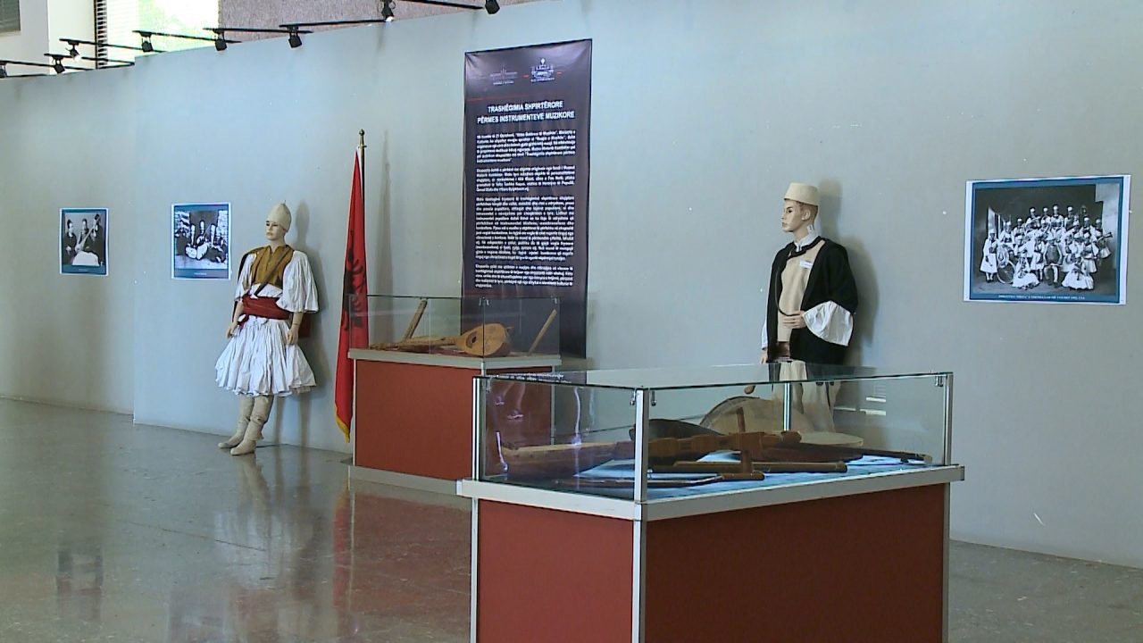 Ekspozohen objektet muzikore të Fan Nolit, Tefta Tashko Koços e Qemal Stafës