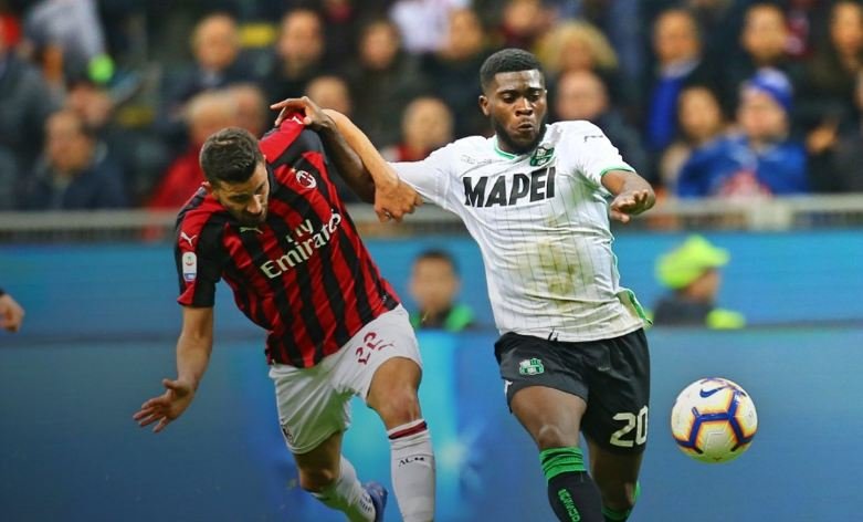 Milani mposht Sassuolon për të rrëmbyer pozitën e tretë