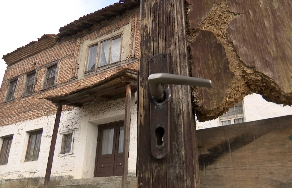 Alternativa në Gjakovë rikthen “luftën” për mbrojtjen e Kullës së Sulejman Vokshit