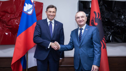 Pahor kundër ndryshimit të kufijve të Kosovës