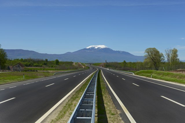 Sivjet nis “Autostrada e Paqes” Nish-Merdar, që Serbinë e lidh me portet e Shqipërisë