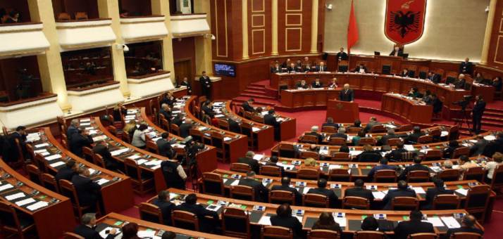 Vazhdon “tradhtia” te PD e LSI, 4 kandidatë të tjerë kërkojnë mandatin e deputetit