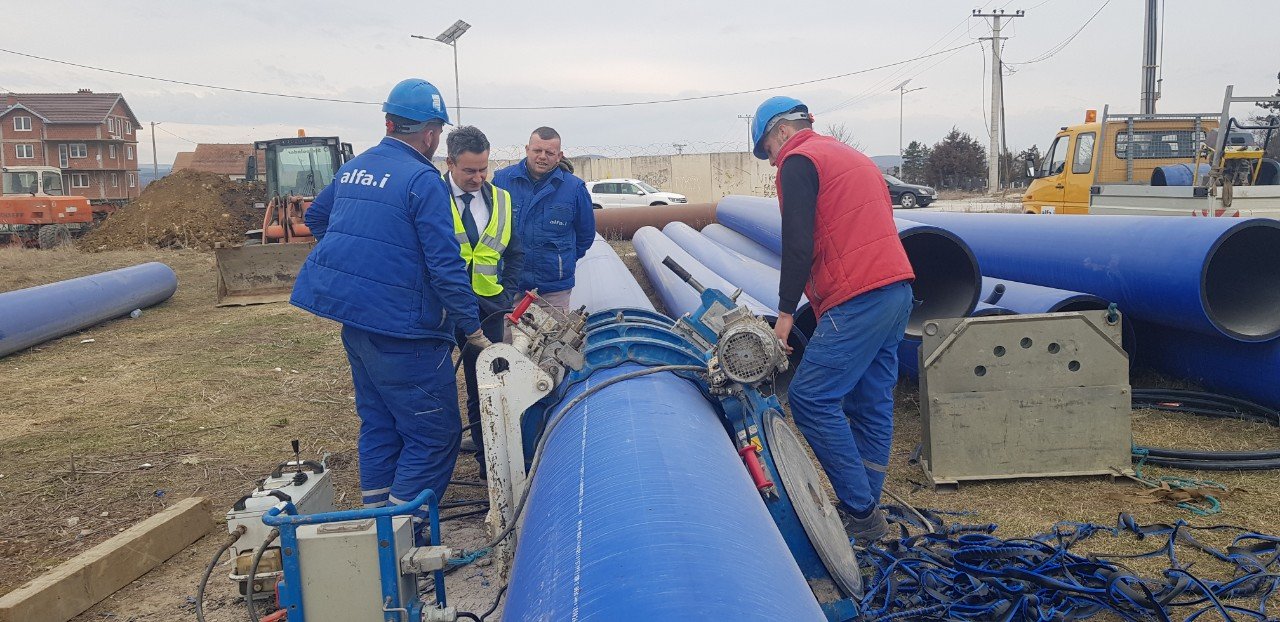 Fushë Kosova së shpejti me ujë 24 orë, nisin punimet për vendosjen e tubit