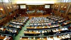 Kuvendi po diskuton për ikjet e të rinjve nga Kosova