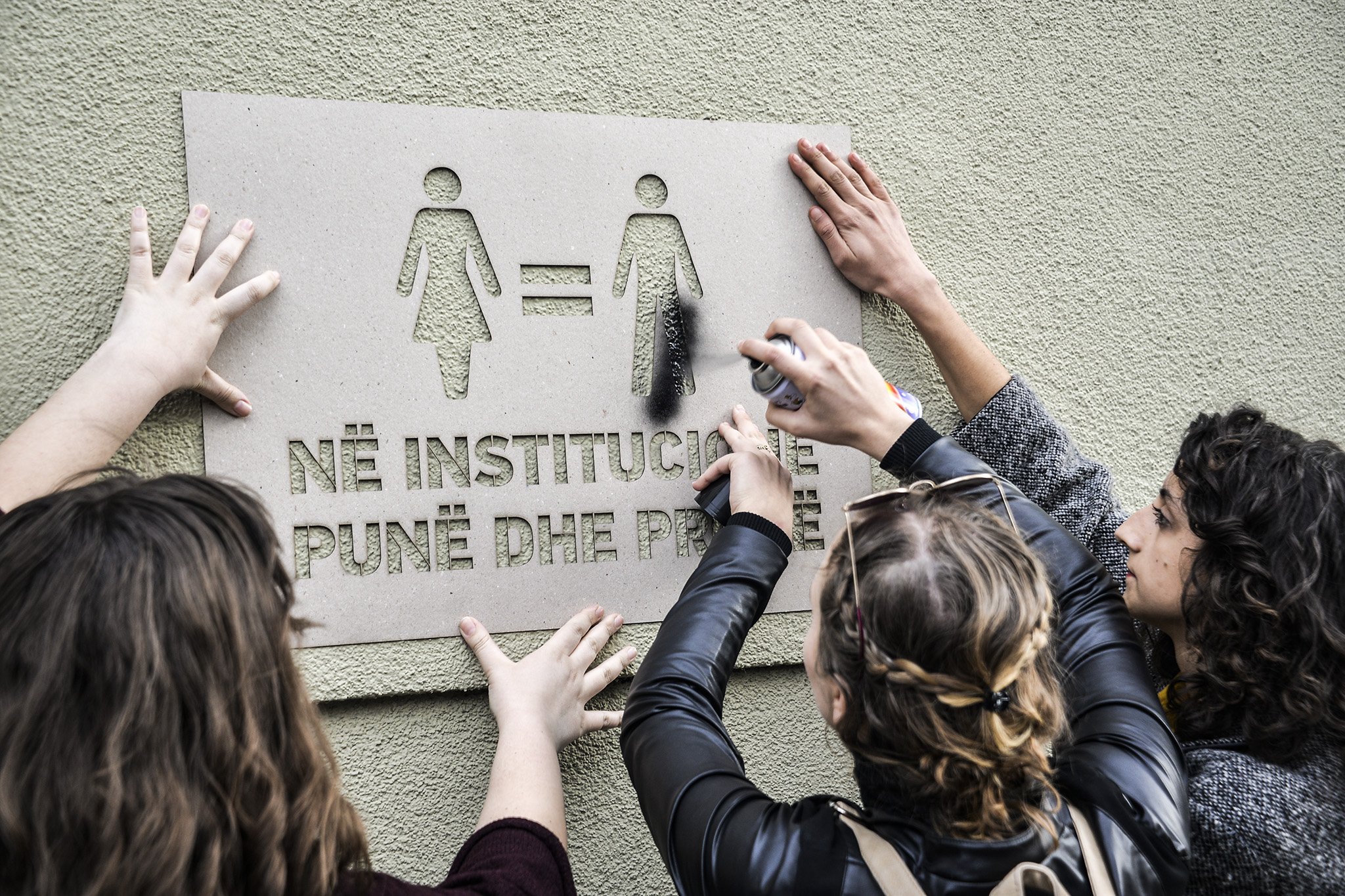 Vetëvendosja kërkon barazi në institucione, në punë dhe në pronë për gratë