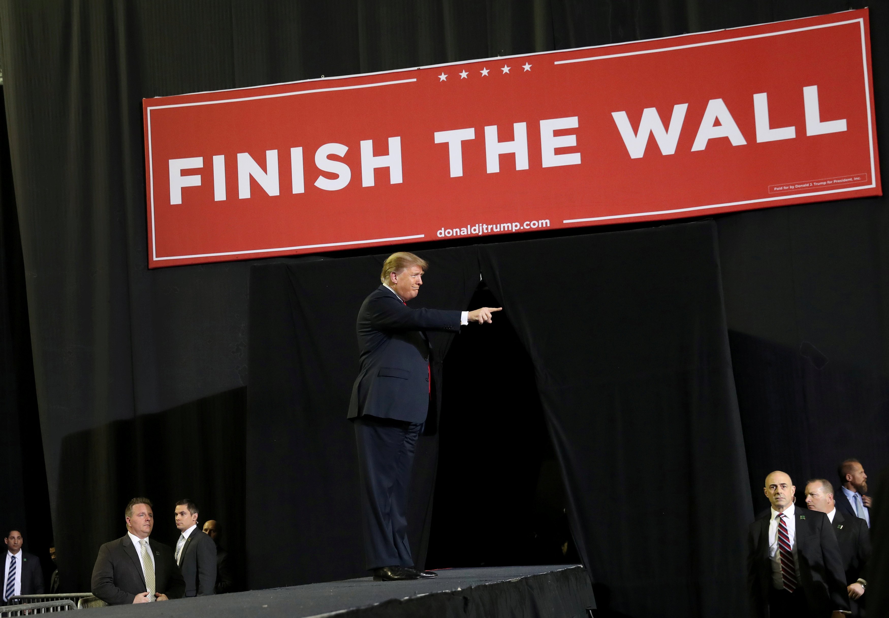 Trumpi do të kërkojë që në Buxhetin 2020 të përfshihet edhe ndërtimi i murit me Meksikën