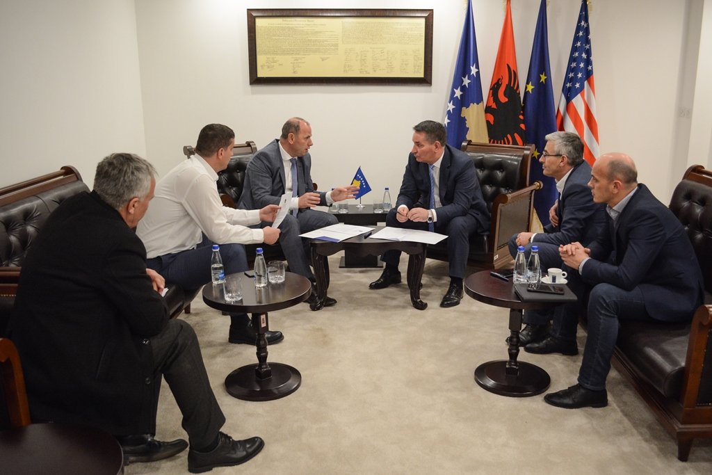 Skenderaj, Drenasi e Malisheva përfitojnë mjete financiare për projektet lokale