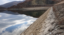 Ujësjellësi alarmon për rënie të nivelit të ujit në liqenet akumuluese