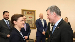 Bërnabiqi i thotë Moore se Kosova s’mendon për dialogun dhe refuzon të arrihet kompromisi