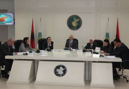 Hip në 16 numri i deputetëve që zëvendësuan mandatet e djegura në Shqipëri