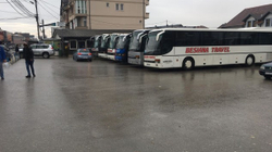 Autobusët Podujevë-Prishtinë sot në grevë, kërkojnë largimin e taksistëve ilegalë