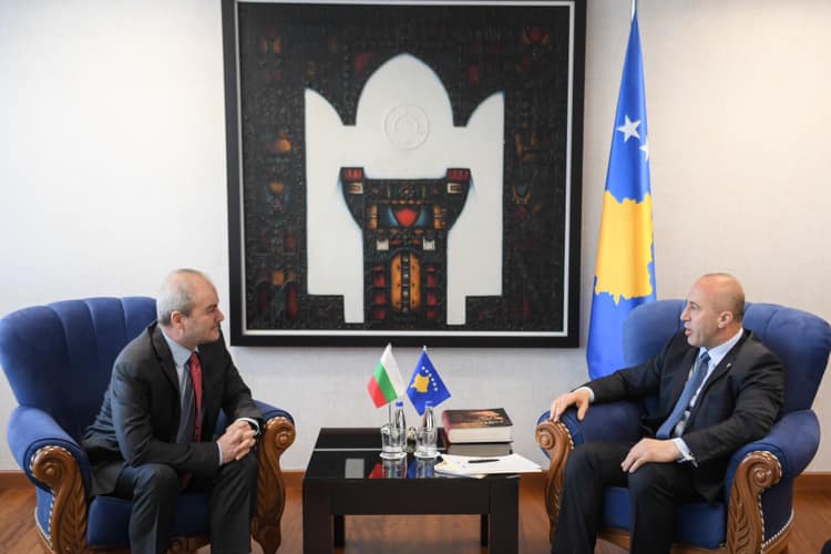Haradinaj takon ambasadorin bullgar në largim