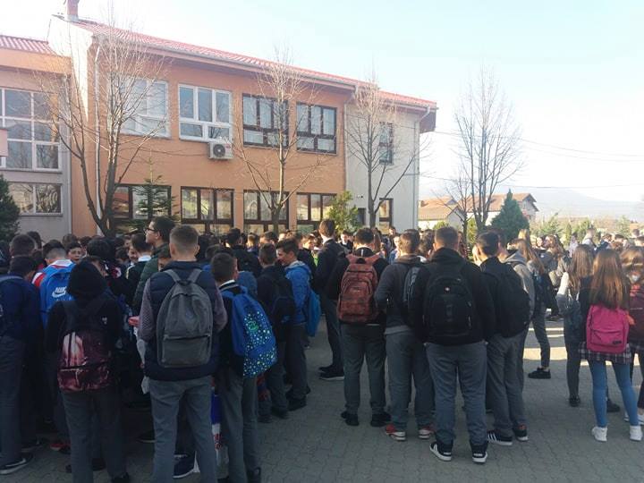 DKA-ja e Prizrenit kërkon përgjegjësi nga drejtorët e shkollave për zëvendësimin e orëve të humbura