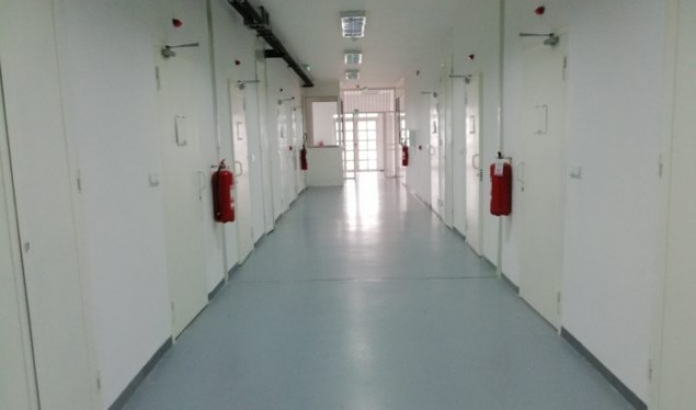 KMDLNj: Edhe pse kushtoi 7 milionë euro, gjendje jo e mirë në burgun e Hajvalisë