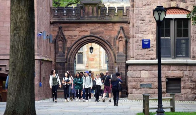 Universiteti i Yales (SHBA) përfshihet nga një skandal korrupsioni