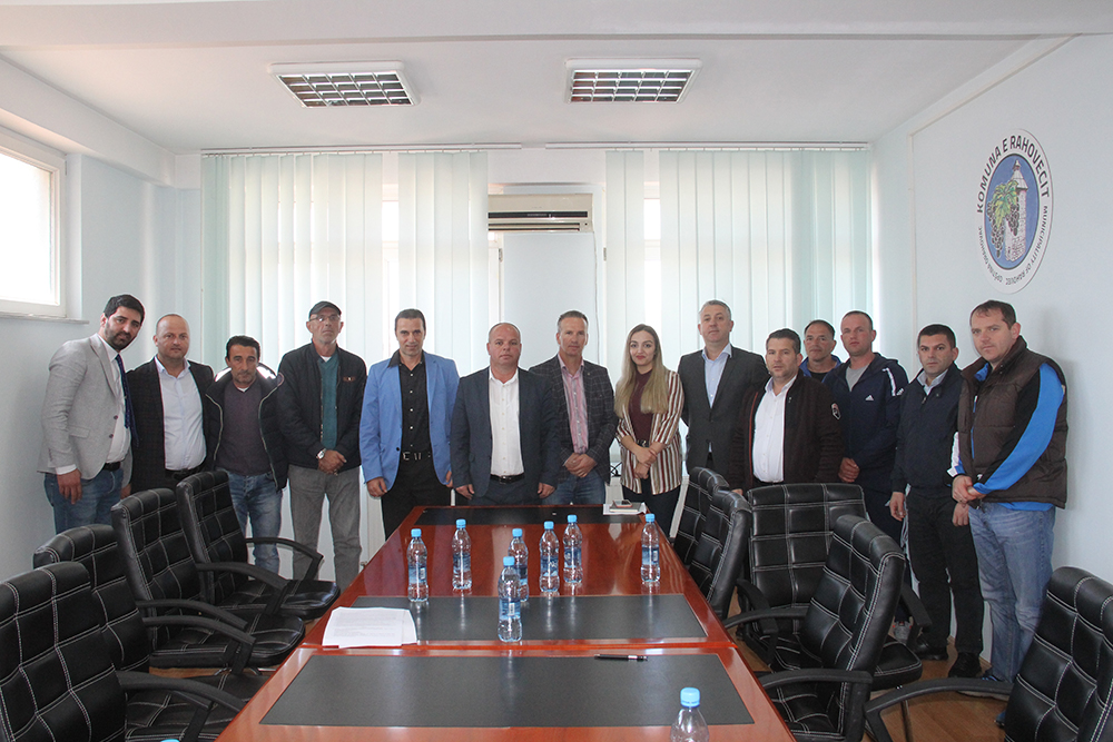 Rahoveci ndan mjete financiare për klubet e veta sportive