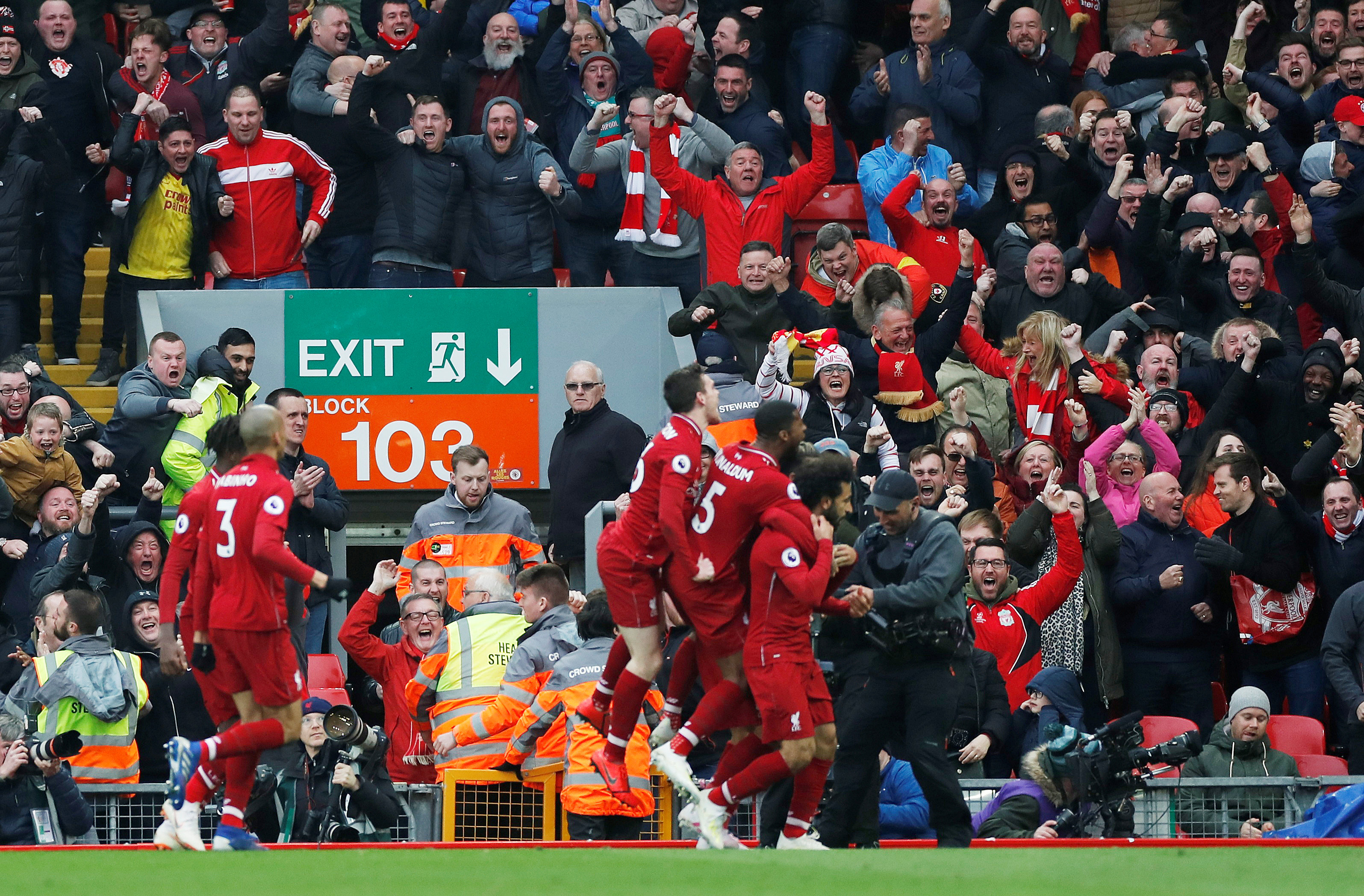 Liverpooli në epërsi ndaj Tottenhamit, shënon Firmino
