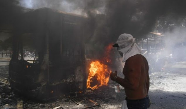 Maduro thotë se ka mposhtur ‘tentim puçin ushtarak’ të Guaidos në Venezuelë