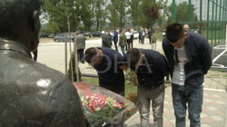 Djali i dëshmorit thotë se u detyrua të ikte nga Kosova pasi s’mori mbështetje nga shteti