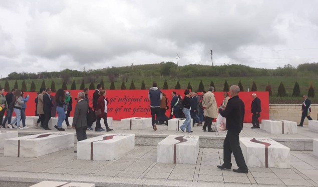 Arbëreshët vizitojnë kompleksin “Adem Jashari” në Prekaz