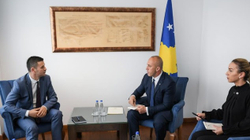 Haradinaj në takim me kryeshefin e Telekomit, diskutojnë edhe për kontratën me Z-Mobile