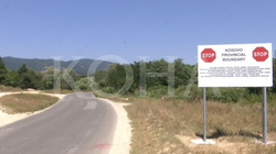 KFOR-i sqaron përse po i zëvendëson shenjat përgjatë kufirit