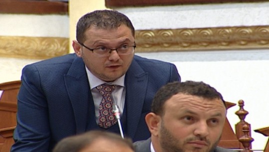 Demokrati pranoi mandatin në KQZ, por refuzoi të betohej në Kuvend të Shqipërisë