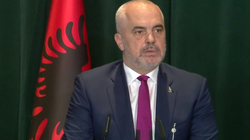 Rama thërret Kryesinë e PS-së dhe ambasadorët e huaj, mëton shkarkimin e Metës
