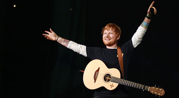 Ed Sheeran e tejkalon Adelen duke e dyfishuar pasurinë e tij në 208 milionë dollarë