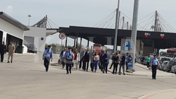 Reagon partia serbe zyrtarë të së cilës u ndaluan nga Serbia, kërkon ndërhyrjen e BE-së