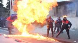 BE dënon dhunën në protestën e djeshme në Tiranë