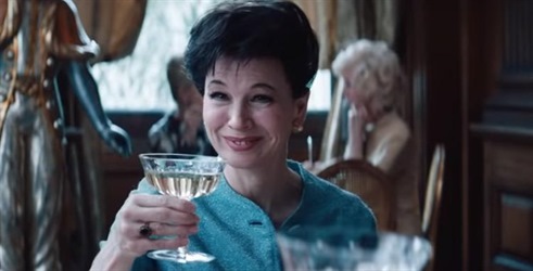 Renée Zellweger e panjohshme si Judy Garland në filmin "Judy"