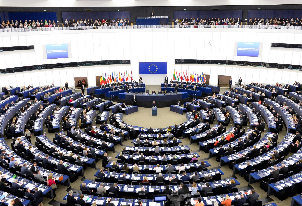 Kandidatët për Parlamentin Europian përballen në një debat gjashtë palësh